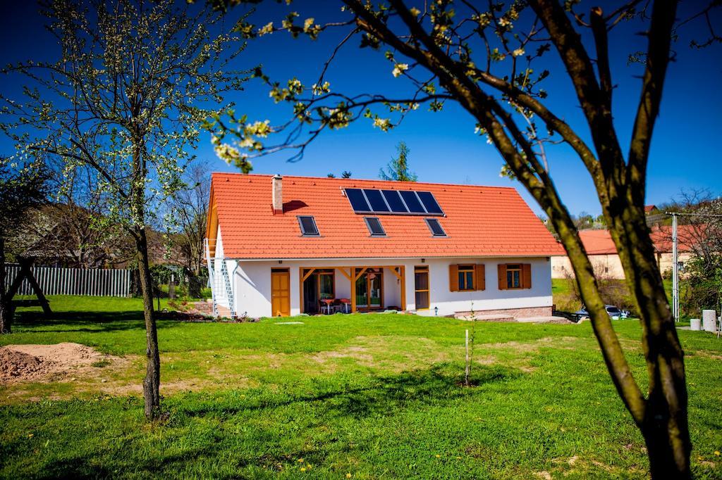 Rozmaring Vendeghaz Hotel Zengővárkony Exterior foto